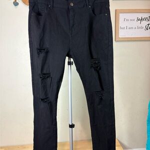 Black Distressed Women's Jeans